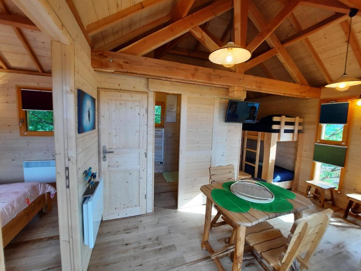 Roulottes Au Pied Du Vercors 圣·让恩·罗亚恩斯 外观 照片