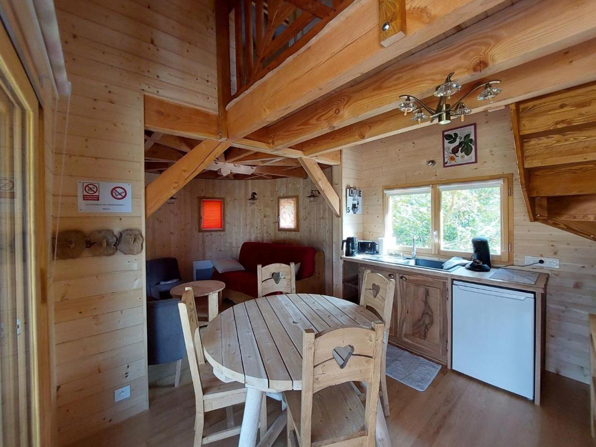 Roulottes Au Pied Du Vercors 圣·让恩·罗亚恩斯 外观 照片